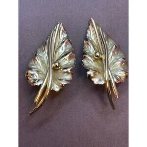 Vintage Whiting & Davis Lucite Leaf Clip Earrings Gold Tone Botanical Signed